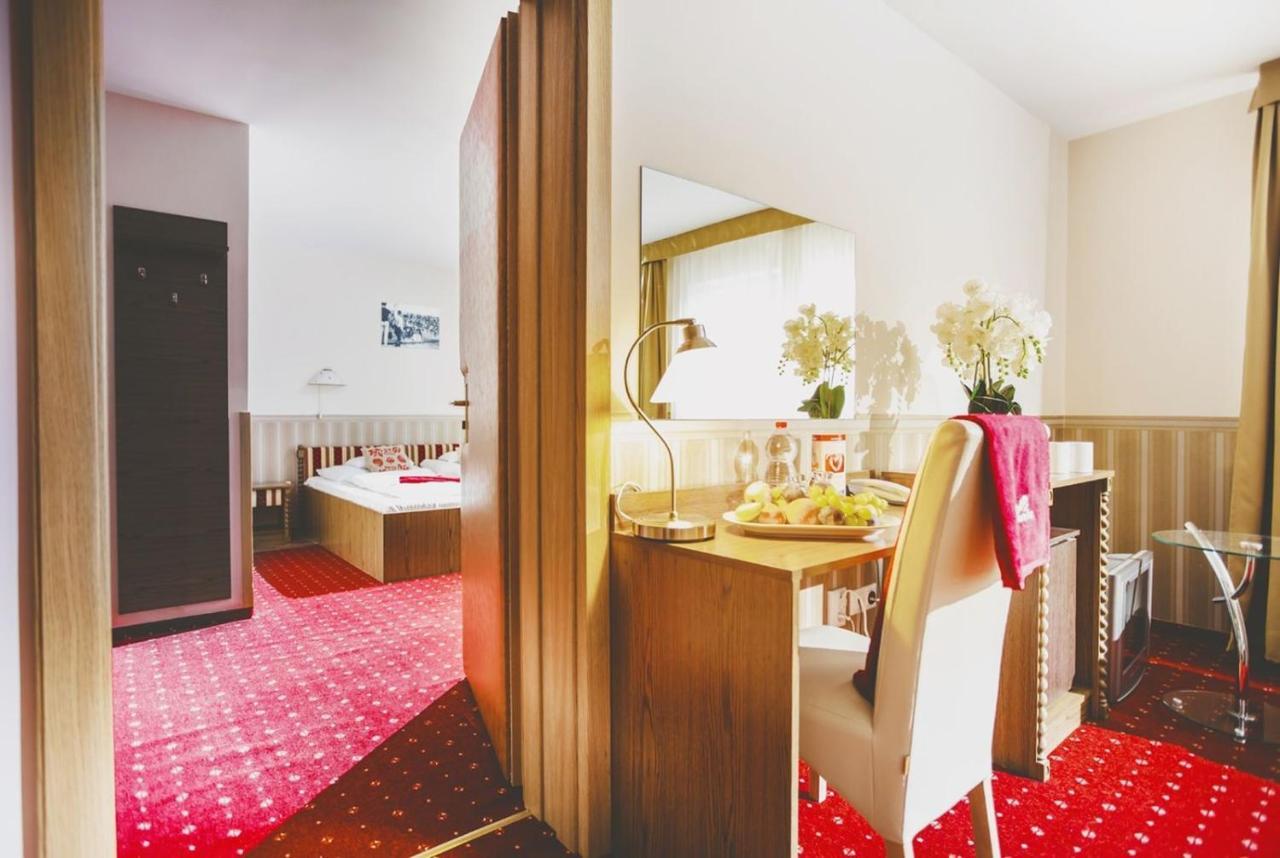 Hotel Piroska Buk Ngoại thất bức ảnh